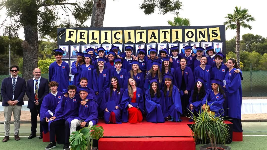 félicitations pour votre diplome 1 504875464 18153511348373182 2492487360155068429 n 1
